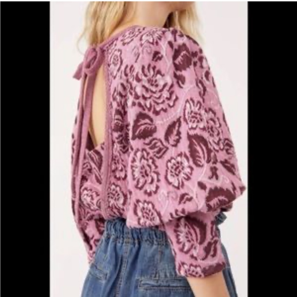 Free People Pink Floral Top. Super comfy